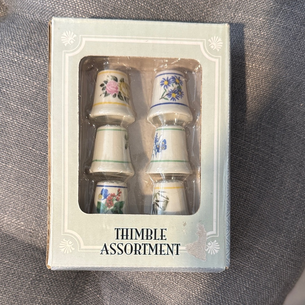 Vintage Decorative Floral Thimble Set